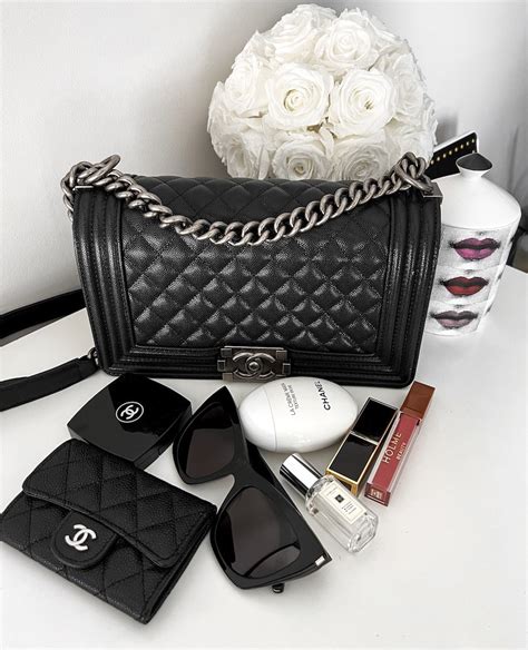 chanel boy bag with handle|Chanel boyfriend bag.